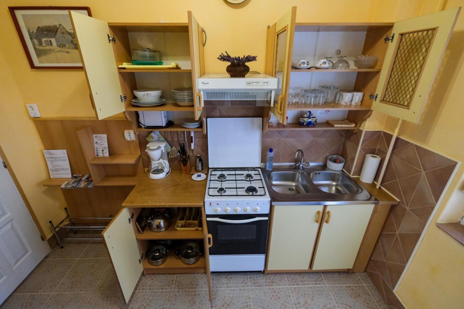 4 Evszak Apartman Gyula Luaran gambar